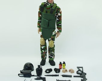 HERO FORCE TROOP TRANSPORTER SET 6 ACTION FIGURES MILITARY ARMY WEAPONS TOY NEW 