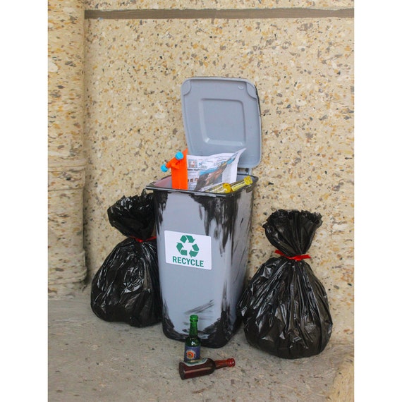 1:6 Scale Dirty Trash Can Rubbish Bags Bottles Garbage Set for