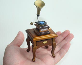 Gramófono de casa de muñecas a escala 1/12 con mueble: modelo de fonógrafo en miniatura