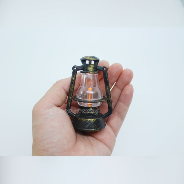 Mini Kerosene lamp Lights Up 7 cm 2.75 in barn lantern Paraffin lamp Old Vintage Style Model Toy