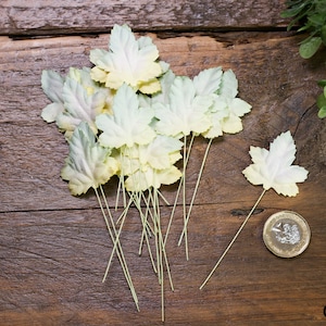 20 x Folhas de papel de amoreira verde Folhas de bordo com haste Cartão de artesanato Fazendo buquê de casamento