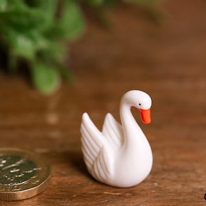 1 x Plastic White Swan Miniature Bird Figurines Crafts Home Ornament Doll House