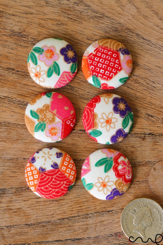 6 Handmade Japanese Floral Pattern Fabric Covered Flat Button Craft 40L 25mm VAT