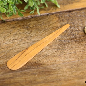 Handmade Teak Wood Cosmetic Spatula: Small Cream Spreader