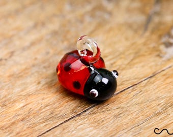 ミニチュア手吹きガラスてんとう虫テントウムシ小さな昆虫動物赤黒の