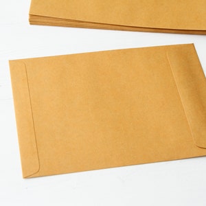 Sobres amarillos 125 g/m² C5 Sobres de bolsillo amarillos adhesivos Kraft marrón amarillento únicos Sobres de carta de cartón importados Engomados