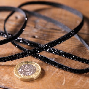 Svart glitterband för sammet: 5 mm brett syband för hobbybruk