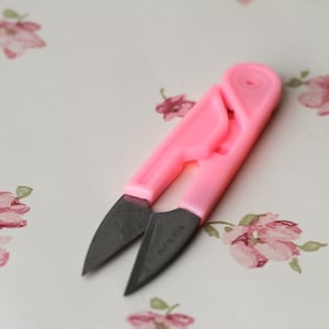 Pink Sewing Snips: Stainless Steel Thread Cutter