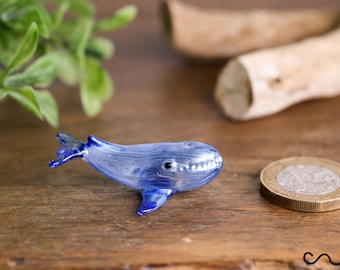 ブルーアートガラスのクジラの置物 - Etsy 日本
