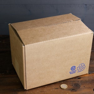 8 x Caixas de papelão retangulares de parede dupla pequenas | Embalagem de encomendas resistente, caixa de armazenamento para envio, caixa de correio pequena para encomendas