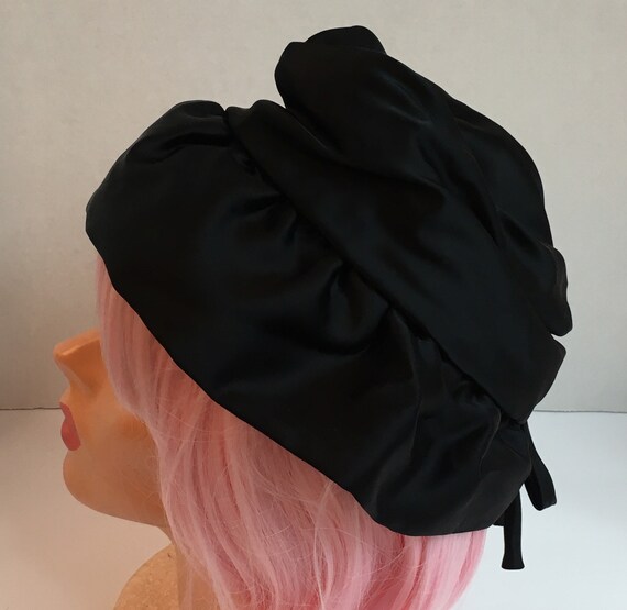 Black Satin Cloche Vintage 1940s 1950s Black Hat … - image 3