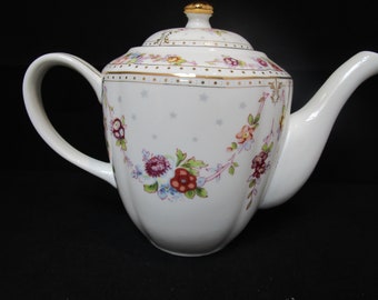 Teapot bone china