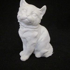 Kaiser white porcelain cat