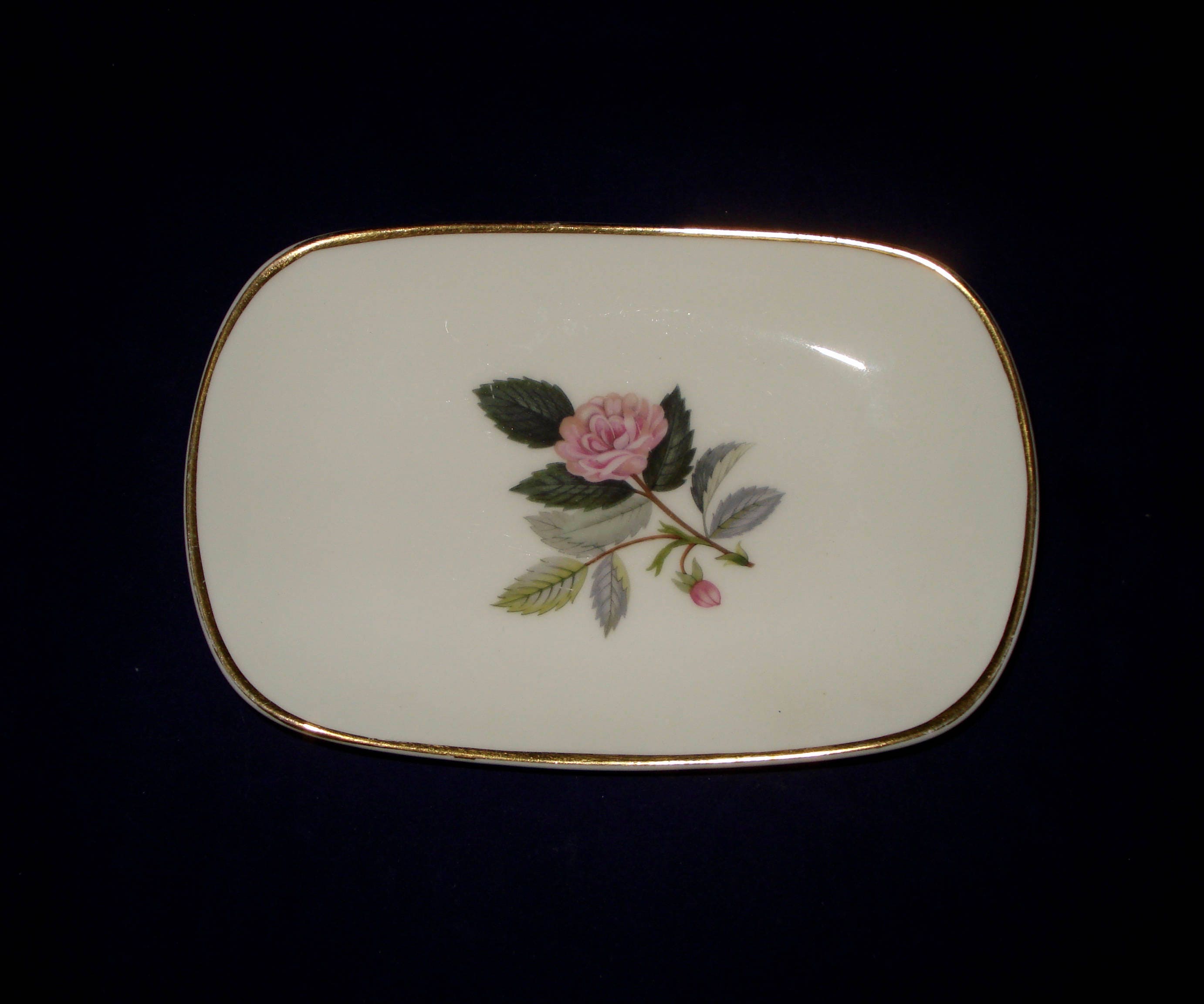 Wedgwood Hathaway Rose pin tray