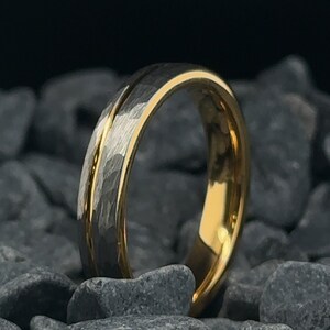 4mm Gold Tungsten Wedding Band - Hammered Stripe Men's Ring - Silver Exterior Finish