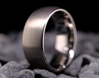 Anello in tungsteno argento spazzolato - Fede nuziale per lui e per lei da 8 mm - Anello inciso personalizzato