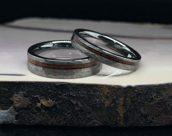 ANELLO IN TUNGSTENO CON METEORITE E INTARSI IN ORO. Fatto a mano. Il