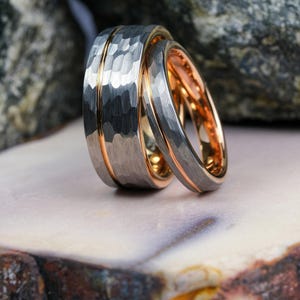His and Hers Wedding Band Set - 8mm and 4mm Hammered Silver Rings - Rose Gold Stripe & Interior - Custom Laser Engravings