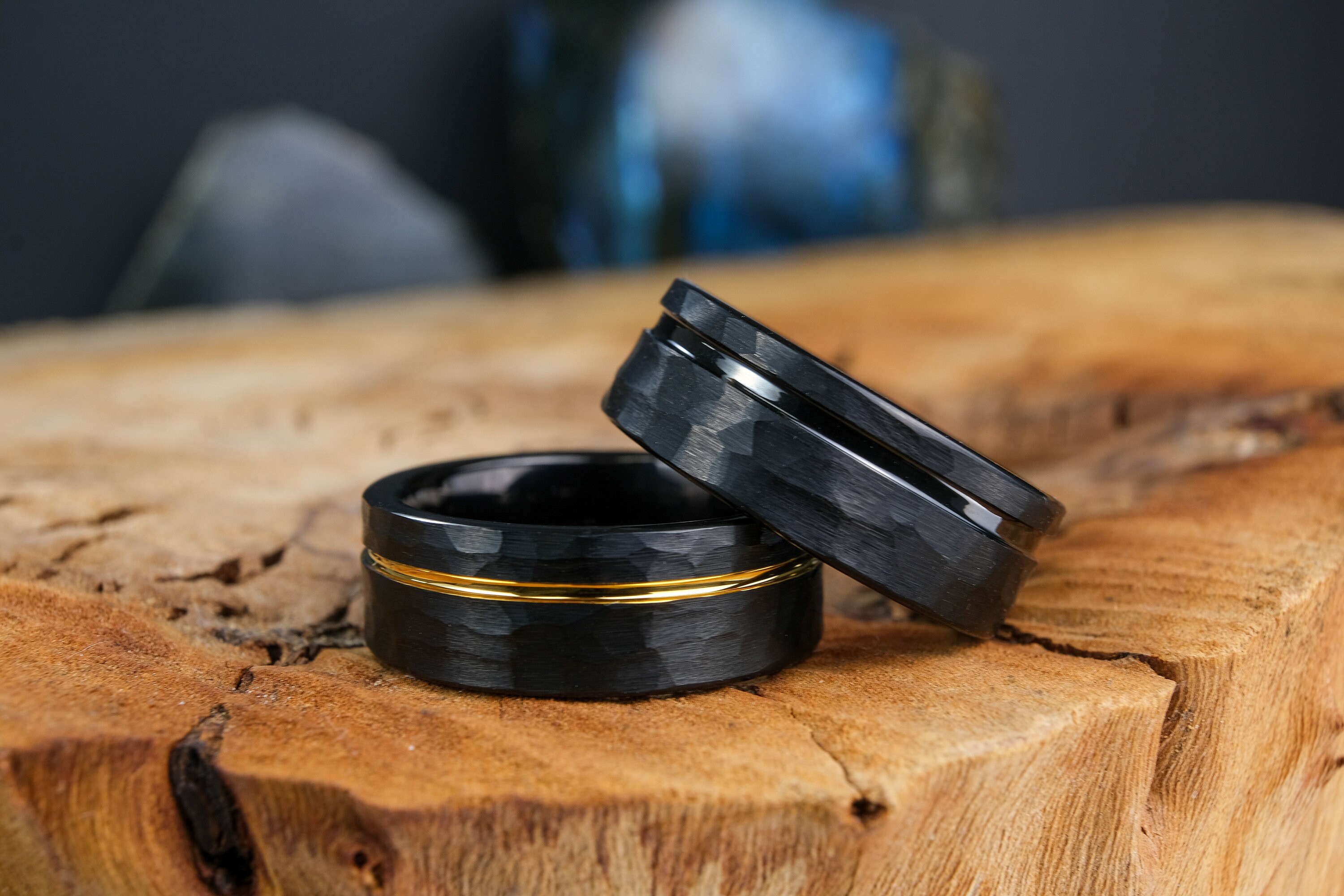 Fede Nuziale In Foglia D'oro Giallo E Meteorite In Carburo Di Tungsteno Nero Da 8 Mm Con Superficie Sfaccettata, Anello Di Fidanzamento O Promessa Di Anniversario Per Uomo - Italia - Foto 2