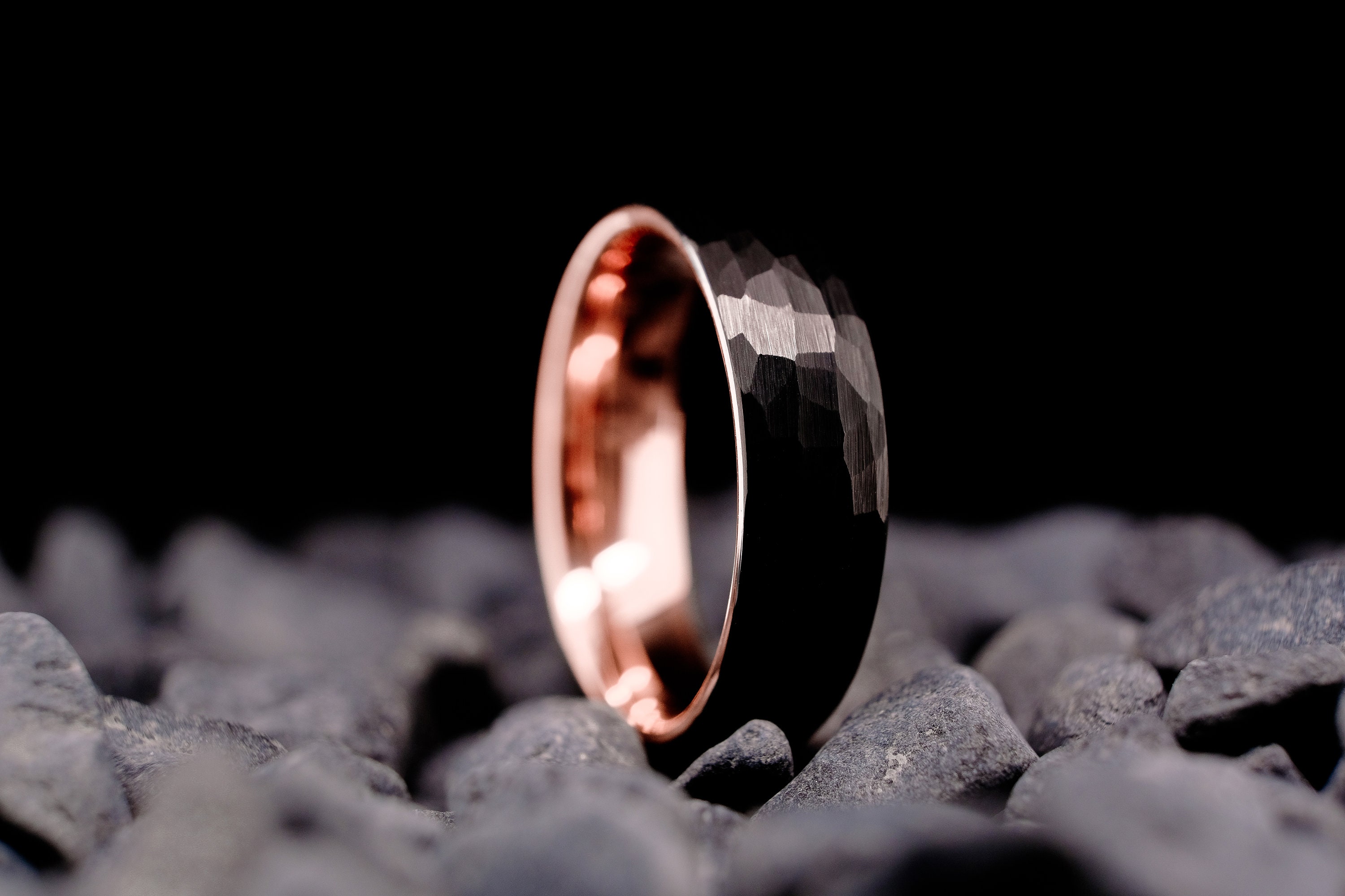 ドル　様 6mm ブラック ハンマー加工 タングステン 結婚指輪 - ローズゴールド