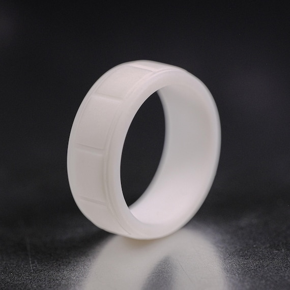 LOCCY 8 pezzi Uomo Anello di nozze in silicone Anello di fidanzamento in silicone traspirante Anello atletico confortevole Fit Skin Silicone Wedding Bands per lavoro, sport (Multi-colore A, 14