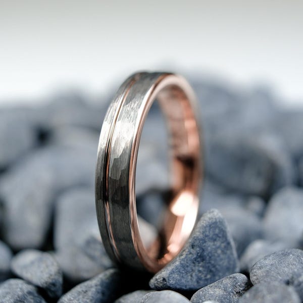 4mm Silver Hammered Tungsten Ring / Rose Gold Stripe & Interior - Men's Hammered Tungsten Wedding Band