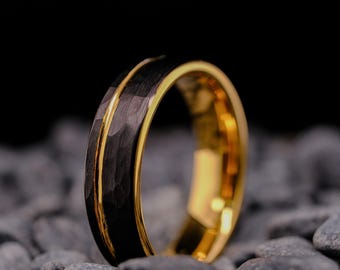 Black Hammered Tungsten Ring - 6mm Gold Stripe & Interior - Men's Wedding Band