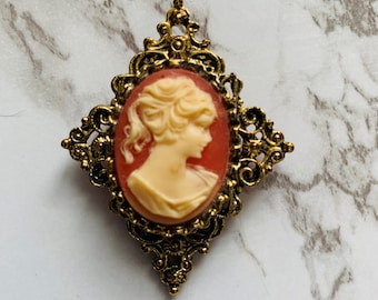 Vintage Cameo Brooch; Vintage Jewelry; Collectible Brooches