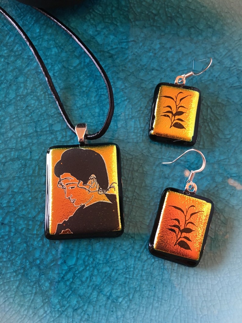 Golden Geisha Pendant Set