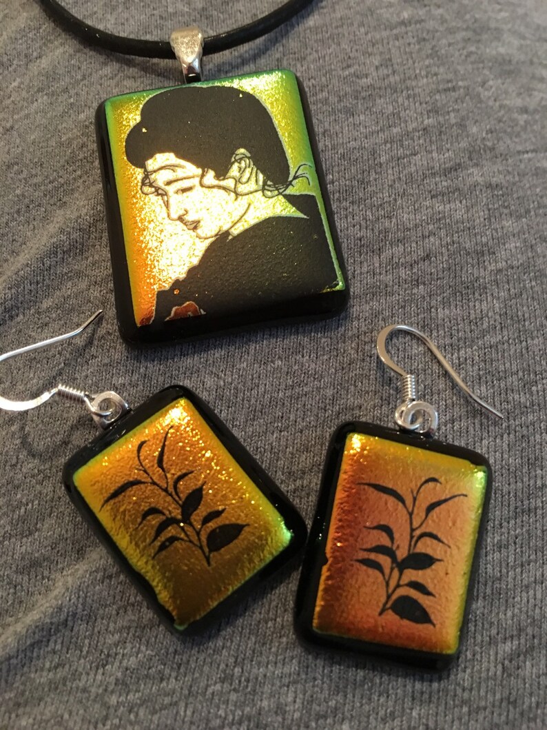 Golden Geisha Pendant Set