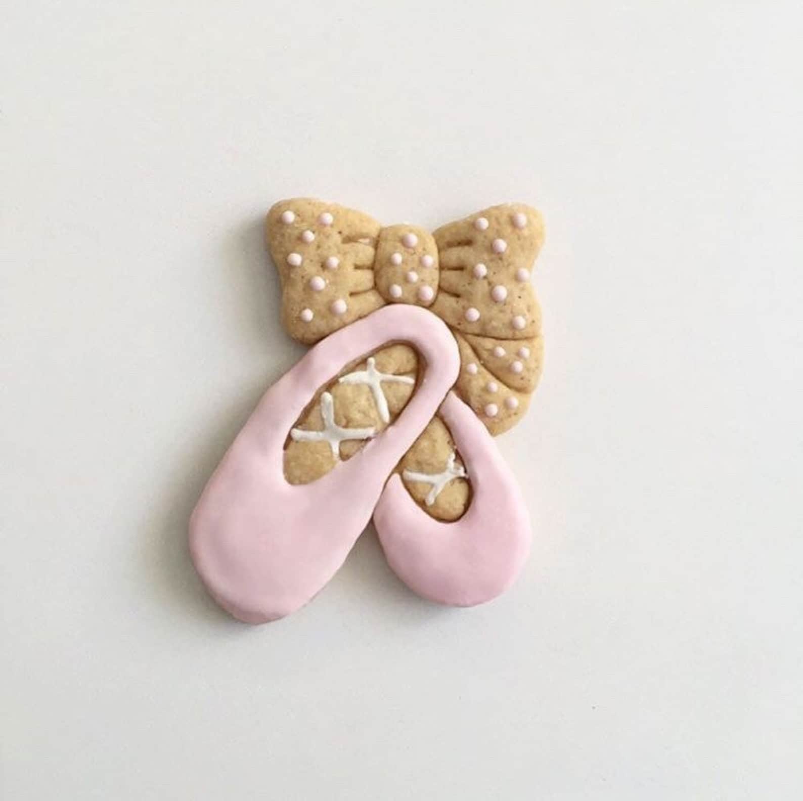 ballet shoe cookie cutter, pointe cookie cutter, ballet slippers, fondant cutter