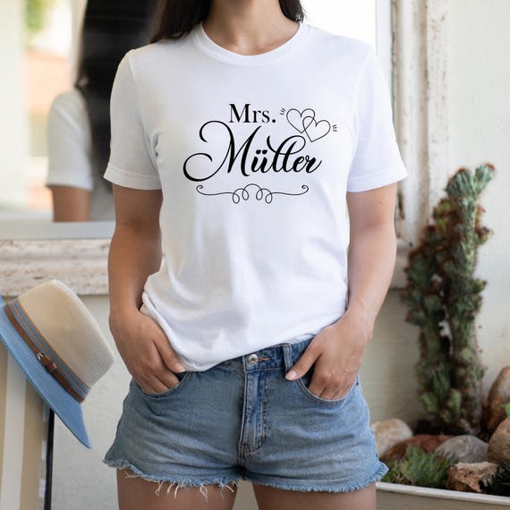 Iron-on image Mrs. with desired name – Personalizable motif for bridal shirt, wedding, JGA, DIY shirt, statement shirt, flex or glitter foil