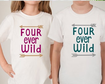 Bügelbild Four ever Wild auch mit Wunschname Statement Shirt zum 4 Gbeurtstag