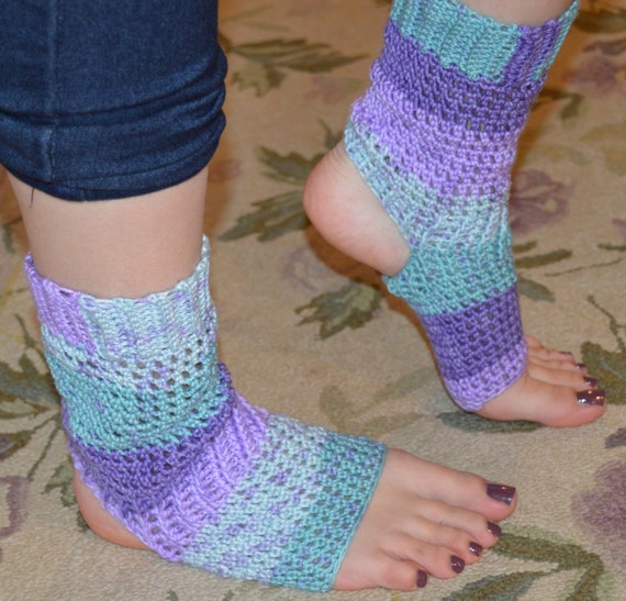 Water Lily Crocheted Yoga/pilates/dance/pedicure/flip Flop/spa Socks -   Canada