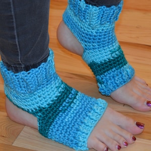 Teal Zeal Crocheted Yoga/Pilates/Dance/Pedicure/Flip Flop Socks (THICK-AVERAGE SIZE)
