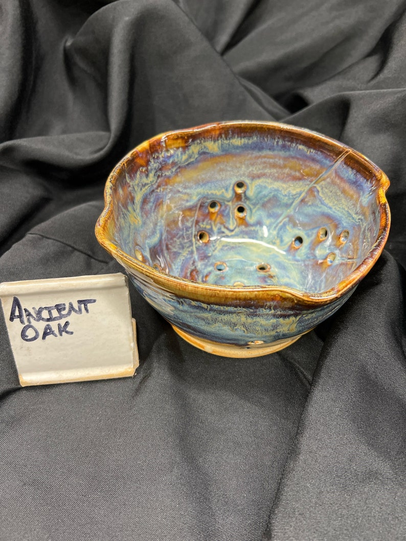 Berry bowl, Colander image 3