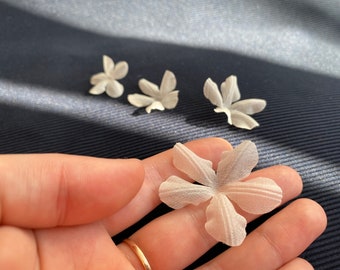cut fabric flowers 25pcs Stiff 3D silk organza satin Petals 3d petals BRIDAL lace, embellishment, Appliques Handmade wedding dress:iOpp