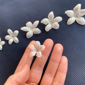 cut fabric flowers 25pcs Stiff 3D silk organza satin Petals 3d petals BRIDAL lace, embellishment, Appliques Handmade wedding dress, code:i5p