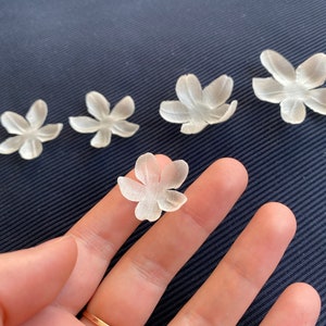 cut fabric flowers 25pcs Stiff 3D silk organza satin Petals 3d petals BRIDAL lace, embellishment, Appliques Handmade wedding dress, code: i5