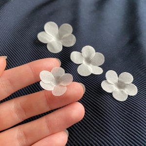 cut fabric flowers 25pcs Stiff 3D silk organza satin Petals 3d petals BRIDAL lace, embellishment, Appliques Handmade wedding, code: iOp