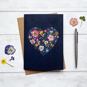 Nature Inspired Greetings Card - Flower Heart Greetings Card - Pressed Flower Design - Blank Inside - Recycled - 5x7