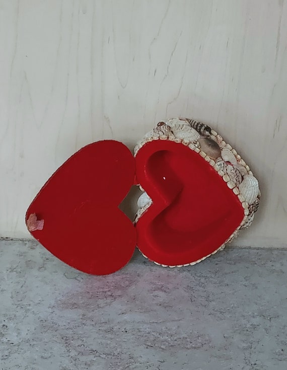Vintage Shell Heart Trinket Box 5" x 4" * Sailors… - image 8