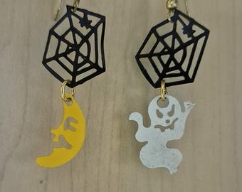 Halloween Dangle Earrings Spider Webs With Crescent Moon And Spooky Ghost Vtg 90s * Scary Halloween Jewelry *Vintage 90s Halloween Earrings