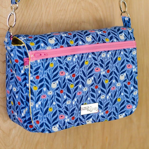 Bacteria Virus Print Pattern Crossbody bags