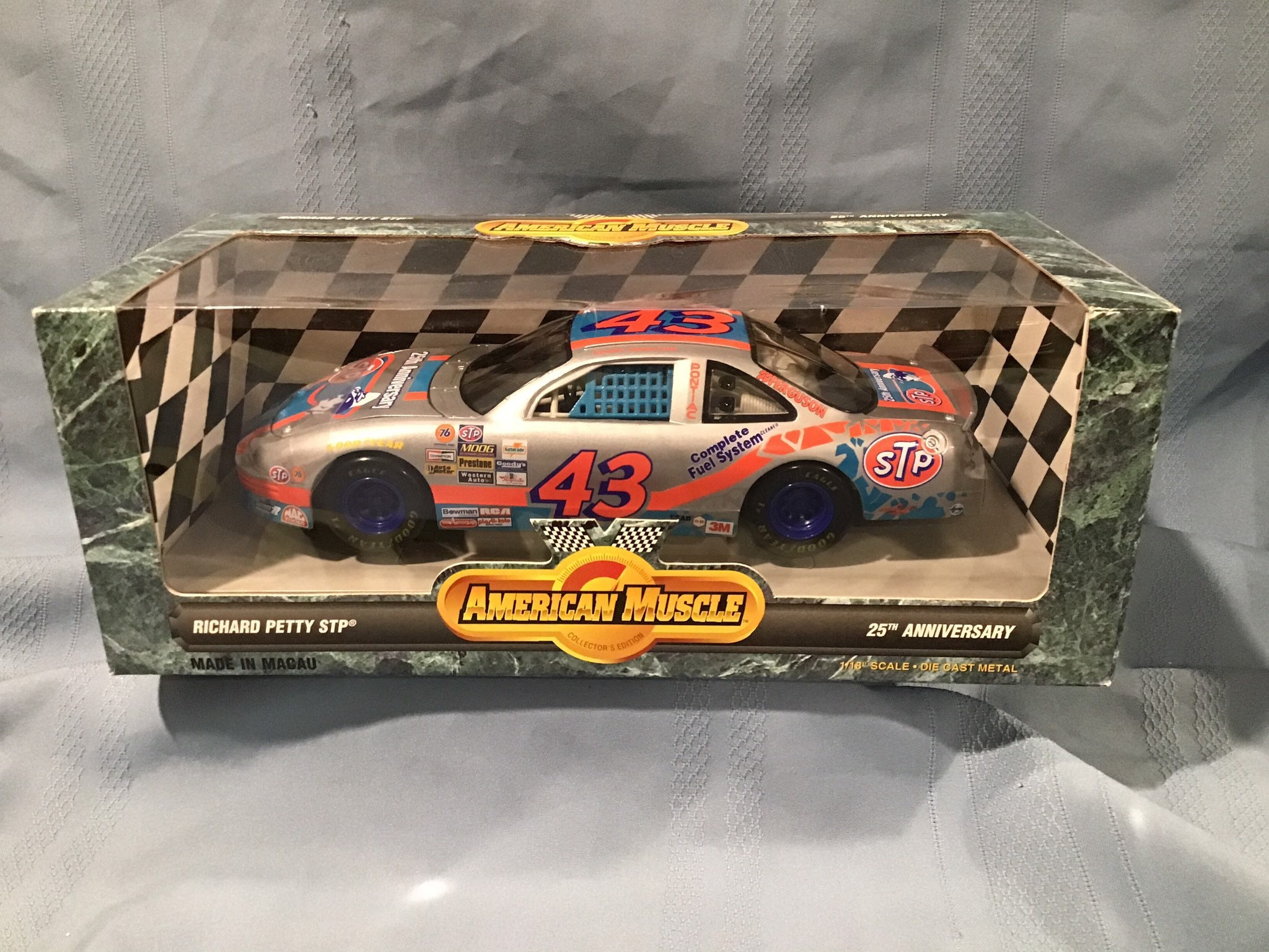 1 18 scale nascar diecast
