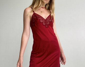 vintage hand dyed blood red slip dress, short to medium length, lace trim, size S, 10 AU