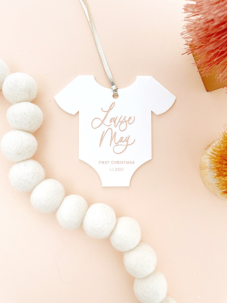 Ny babyprydnad, Bebisens första julprydnad, Personlig julgransprydnad, Helkroppsprydnad, Julprydnad, Anpassade julgransprydnader bild 1