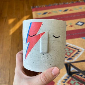 Bowie Concrete Face Planter / Handmade Planters / Plant Lovers / Cactus / Succulents/ Knick Knacks / Make-up Brush  Holder / Pen Holder