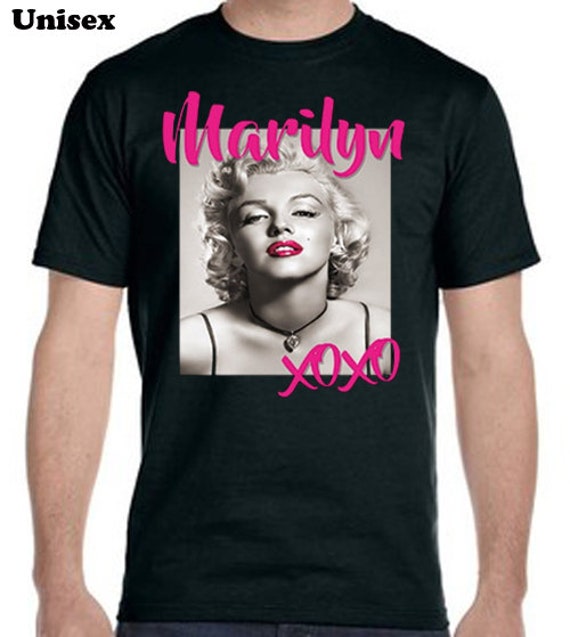  Marilyn Monroe Pink Autograph Xoxo T-Shirt : Clothing, Shoes &  Jewelry