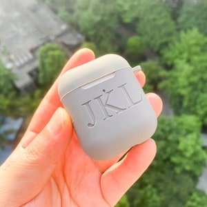 Gepersonaliseerde siliconen AirPod-hoes voor AirPod 1, 2, 3 en AirPod Pro, beste perfecte cadeau, eerste aangepaste naam monogram beschikbaar